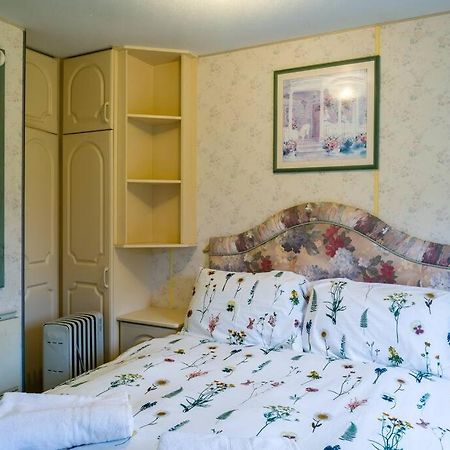 Wind In The Willows: Sleeps 4, Kitchen, Bathroom, Lounge, Wifi Napton on The Hill Ngoại thất bức ảnh