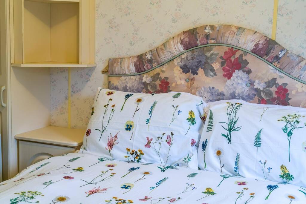 Wind In The Willows: Sleeps 4, Kitchen, Bathroom, Lounge, Wifi Napton on The Hill Ngoại thất bức ảnh