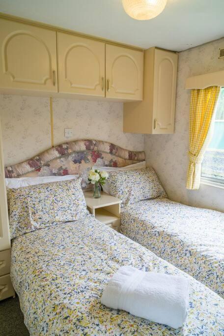 Wind In The Willows: Sleeps 4, Kitchen, Bathroom, Lounge, Wifi Napton on The Hill Ngoại thất bức ảnh