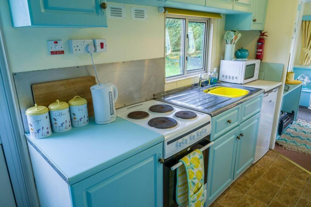 Wind In The Willows: Sleeps 4, Kitchen, Bathroom, Lounge, Wifi Napton on The Hill Ngoại thất bức ảnh