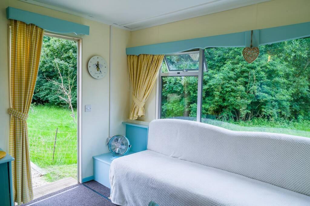 Wind In The Willows: Sleeps 4, Kitchen, Bathroom, Lounge, Wifi Napton on The Hill Ngoại thất bức ảnh